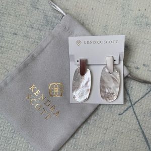 Kendra Scott Aragon mother of pearl large earrings